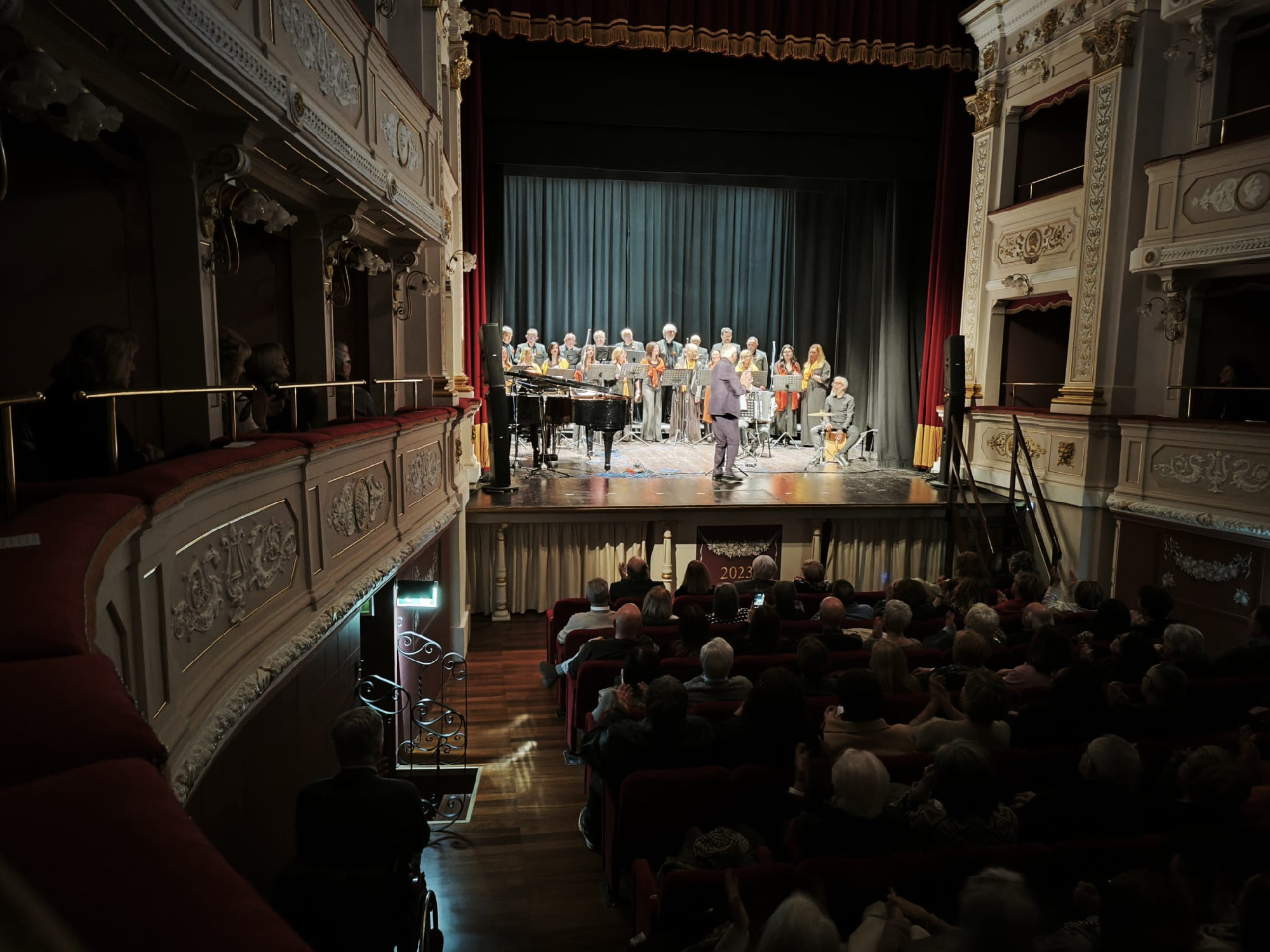 Evviva Napoli! porta il sole al teatro di Caldarola