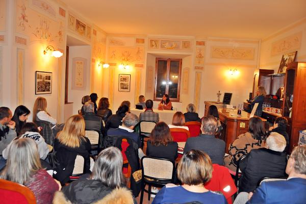 Buona la prima dei Caffè letterari - Tutto esaurito per Francesca Monaco