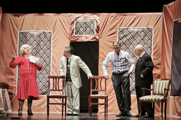 La commedia degli equivoci della Filodrammatica Piorachese conquista il pubblico