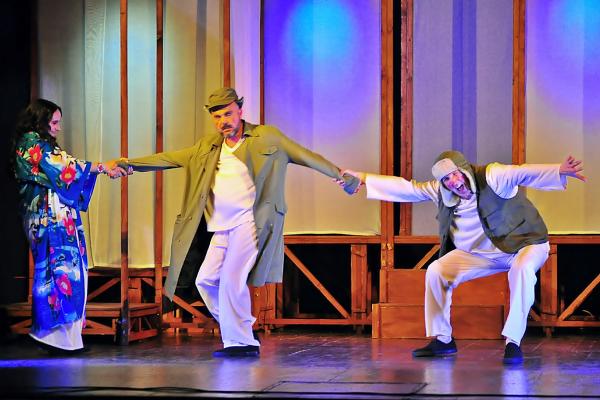 La commedia degli equivoci conquista il pubblico di Caldarola